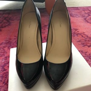 Black patent leather Calvin Klein Pumps